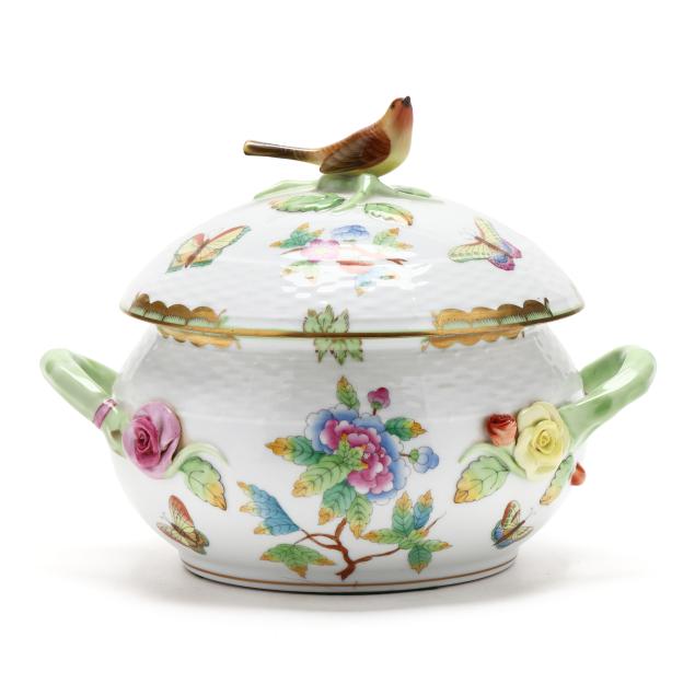 herend-i-queen-victoria-green-border-i-lidded-bean-pot