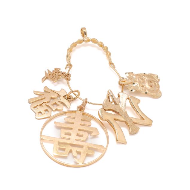 group-of-gold-charms