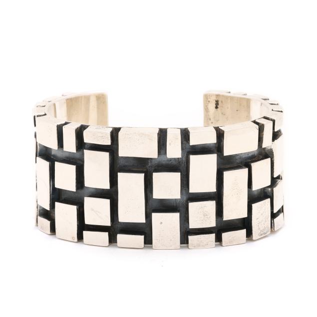 silver-geometric-motif-cuff-bracelet