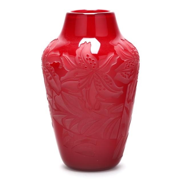 valerie-surjan-american-b-1946-cameo-glass-vase