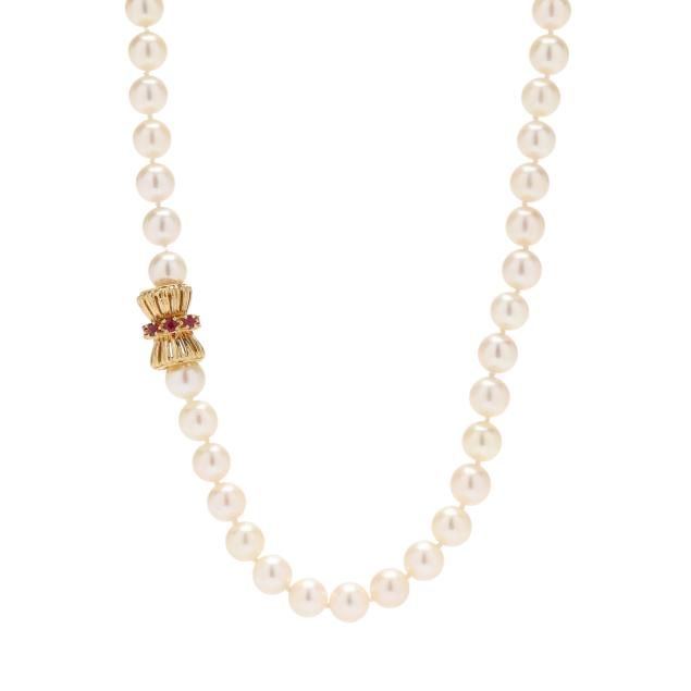 single-strand-pearl-necklace-with-gold-and-ruby-clasp