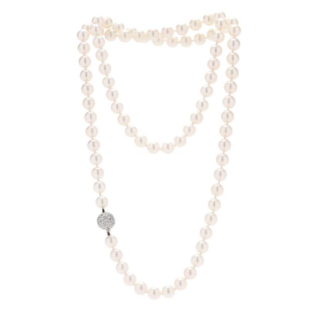 single-strand-pearl-necklace-with-white-gold-and-diamond-clasp