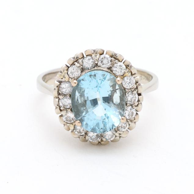 white-gold-aquamarine-and-diamond-ring