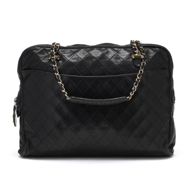 black-quilted-leather-shoulder-bag-chanel