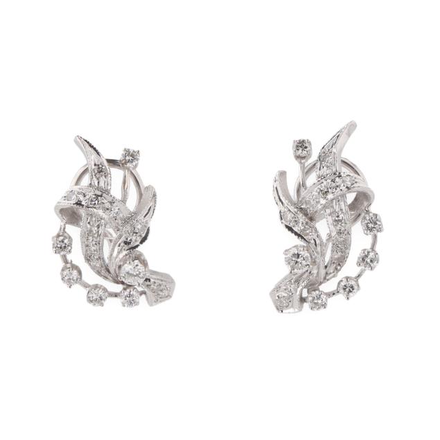 white-gold-and-diamond-ribbon-motif-earrings