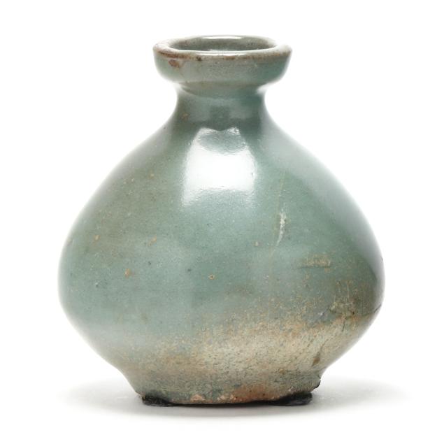 a-korean-celadon-globular-oil-jar