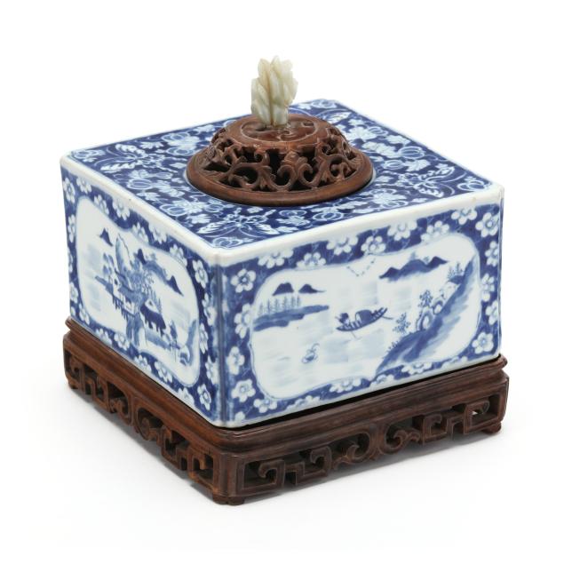 a-chinese-square-blue-and-white-porcelain-box-with-reticulated-wood-cover