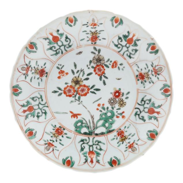 a-chinese-export-porcelain-famille-verte-moulded-tulip-dish