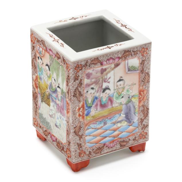 a-chinese-famille-rose-porcelain-brush-pot
