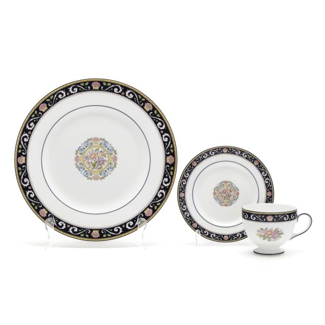 wedgwood-i-runnymede-blue-i-partial-dinnerware-service