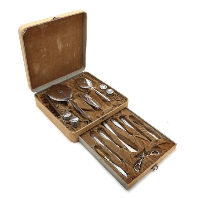 antique-american-cased-sterling-silver-vanity-set