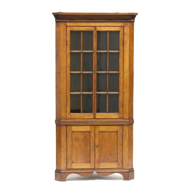 southern-late-chippendale-diminutive-corner-cupboard