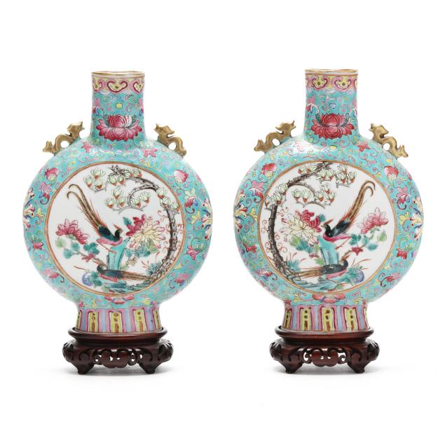 a-pair-of-chinese-famille-rose-porcelain-moon-flasks
