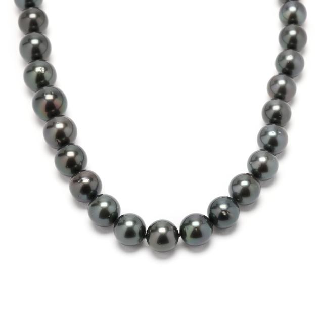 single-strand-of-graduated-tahitian-pearls