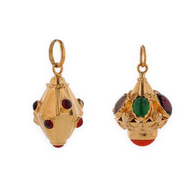 two-vintage-gold-charms