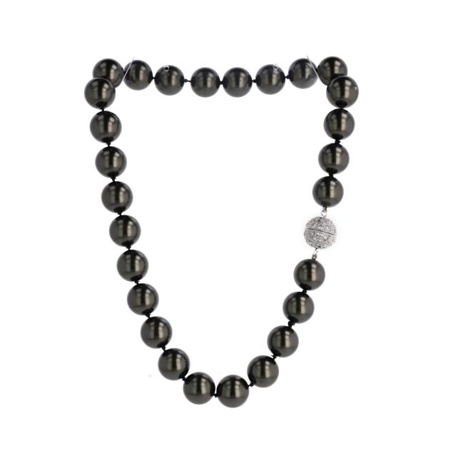 faux-pearl-necklace-with-silver-gem-set-clasp