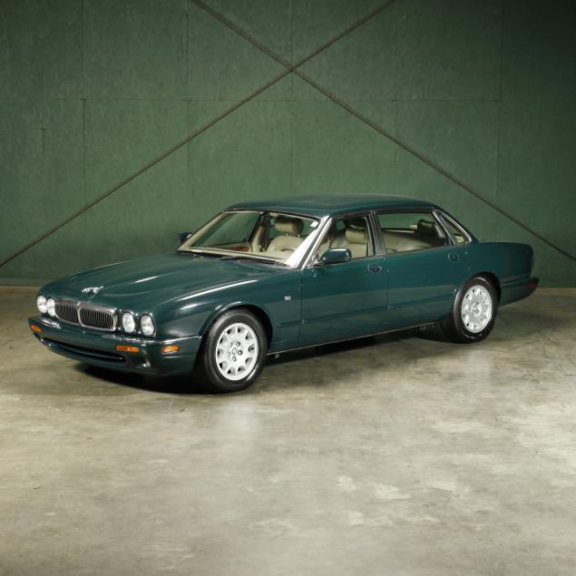 one-family-owned-1998-jaguar-xj8l