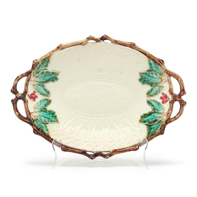 majolica-lobed-basket-tray