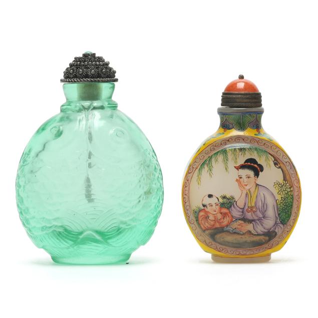 two-chinese-snuff-bottles