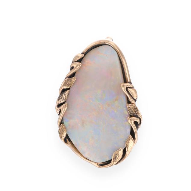 gold-and-opal-pendant