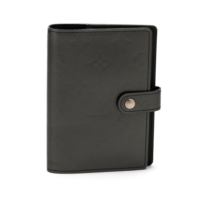 gray-leather-agenda-louis-vuitton