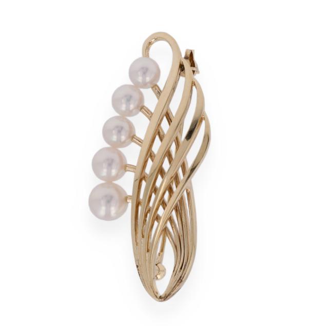 gold-and-pearl-brooch-mikimoto
