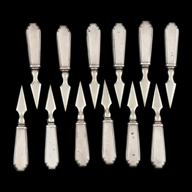 cased-set-of-twelve-sterling-silver-corn-cob-holders