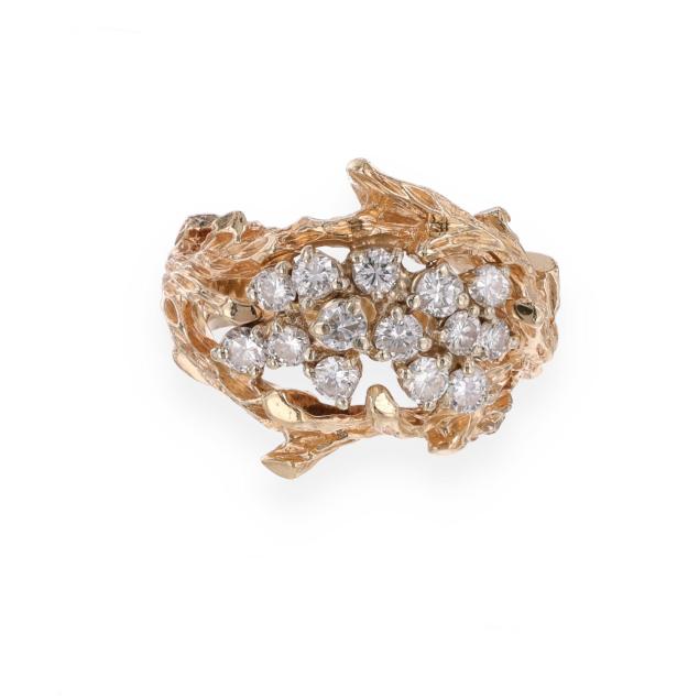 gold-and-diamond-cluster-ring