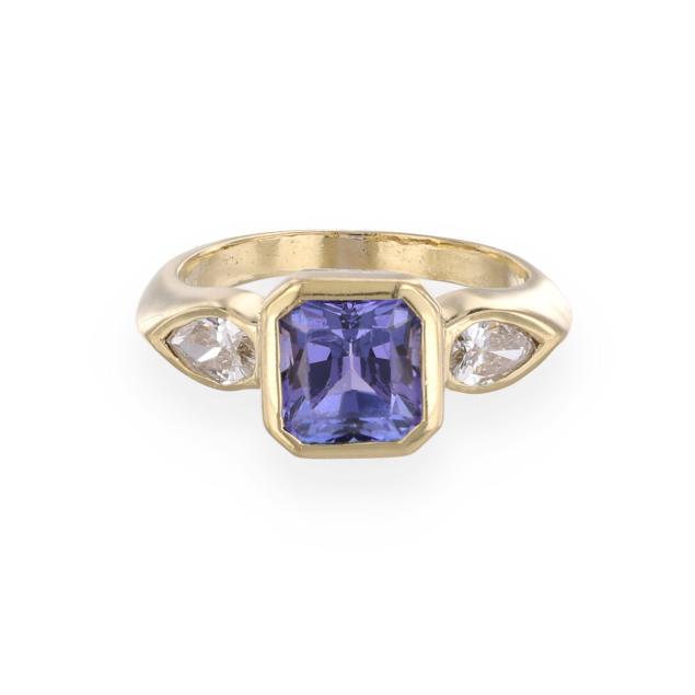 gold-tanzanite-and-diamond-ring