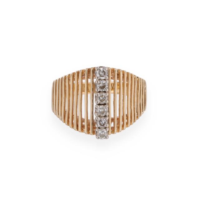 gold-and-diamond-ring