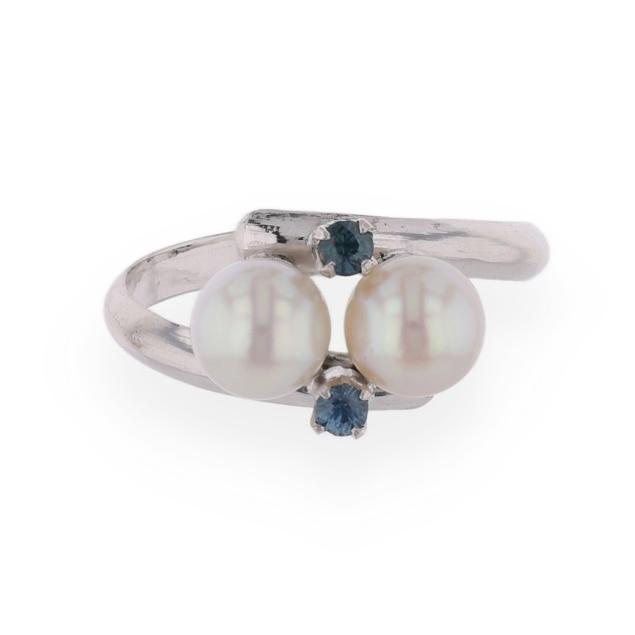white-gold-pearl-and-sapphire-ring
