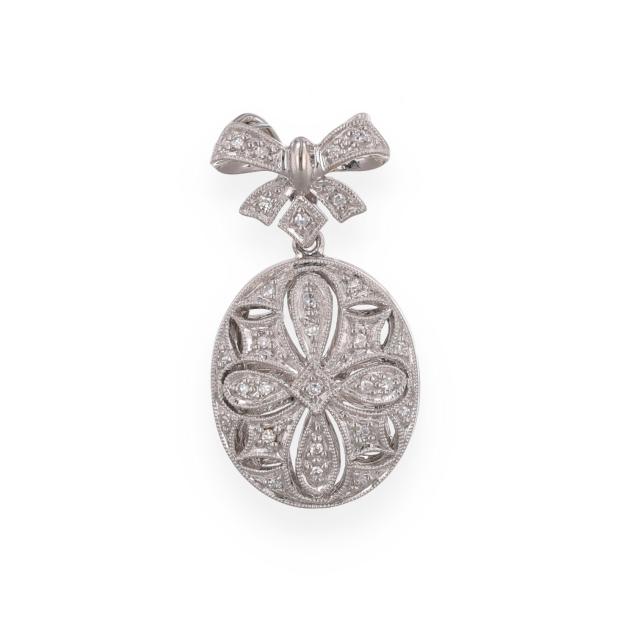 white-gold-and-diamond-pendant