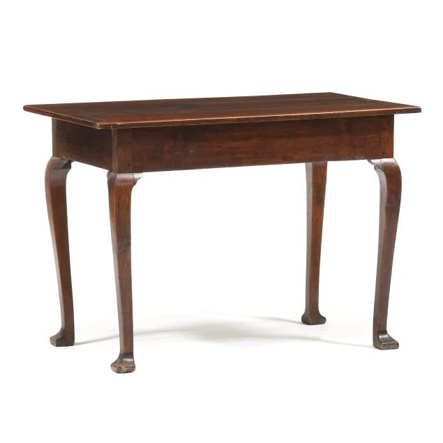 southern-queen-anne-mahogany-tea-table