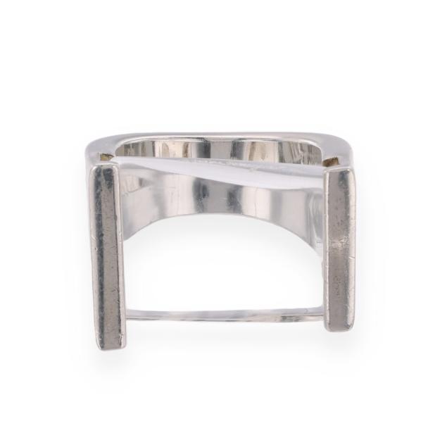 silver-and-rock-crystal-quartz-ring-salvatore-ferragamo