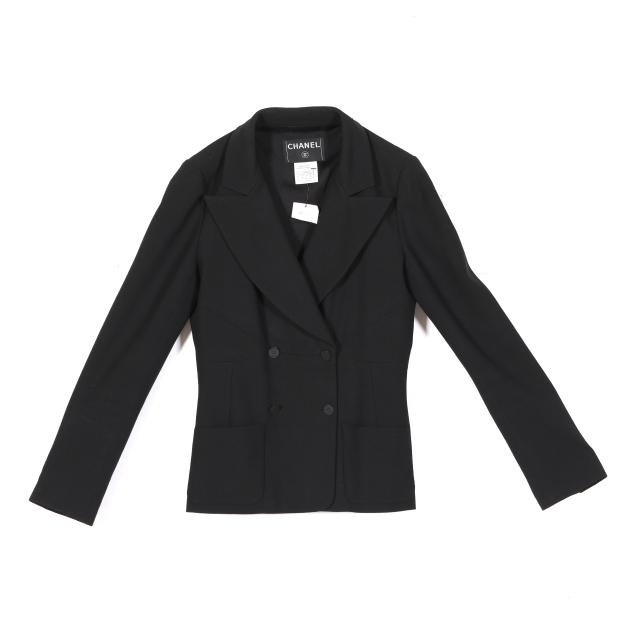 black-double-breasted-blazer-chanel