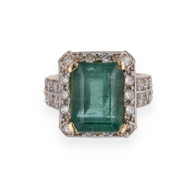 gold-emerald-and-diamond-ring