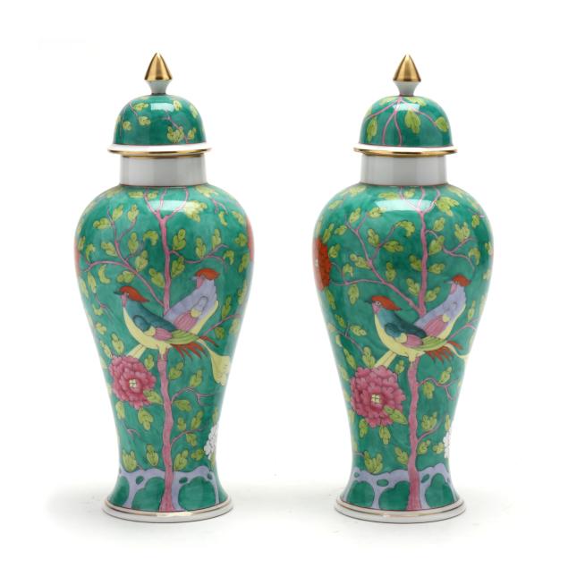 pair-of-herend-i-macao-verdi-i-lidded-urns