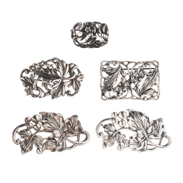 group-of-five-silver-foliate-motif-brooches-danecraft
