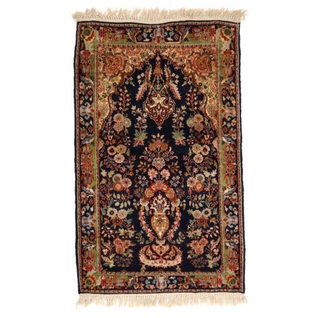 persian-prayer-rug-with-silk-highlights