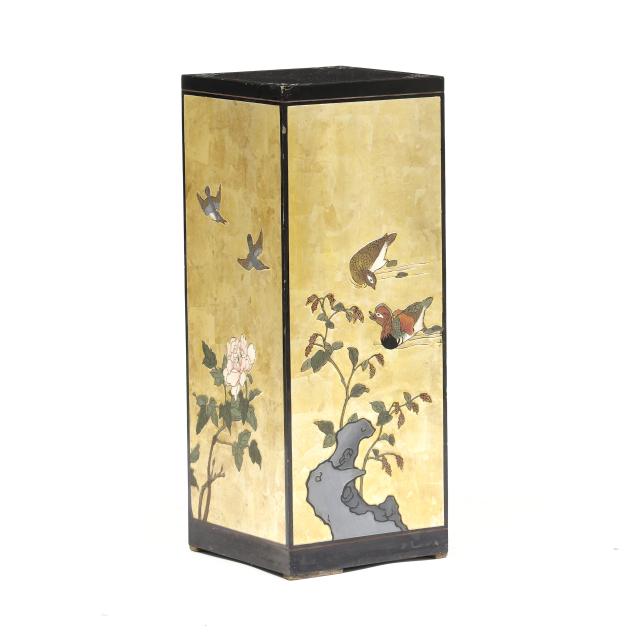 chinoiserie-black-and-gold-hand-painted-and-carved-pedestal
