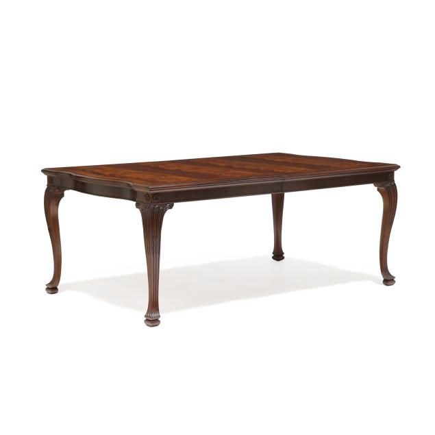 henkel-harris-queen-anne-style-mahogany-dining-table