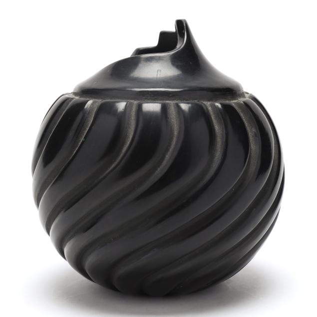 robert-cleto-nichols-tall-mountain-new-mexico-b-1961-blackware-vessel