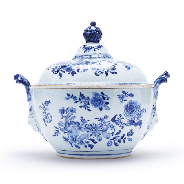 a-chinese-export-porcelain-tureen-and-cover