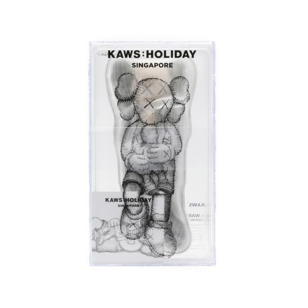 kaws-2021-i-holiday-singapore-i-brown-figure
